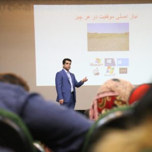 آموزش تیم فروش شما (فروشندگان شما  را تبدیل به ستارگان فروش میکنیم)